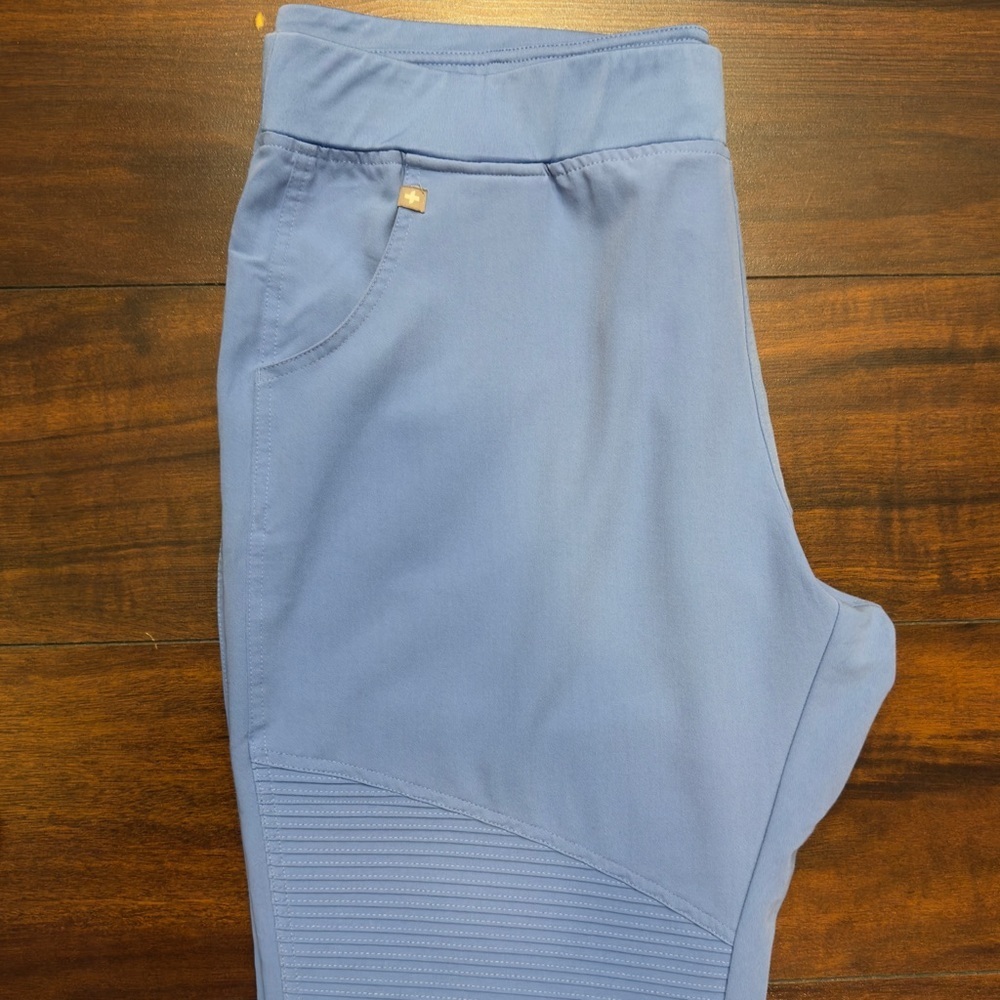 Figs Women's Moto Scrub Pants - Picture 3 of 14